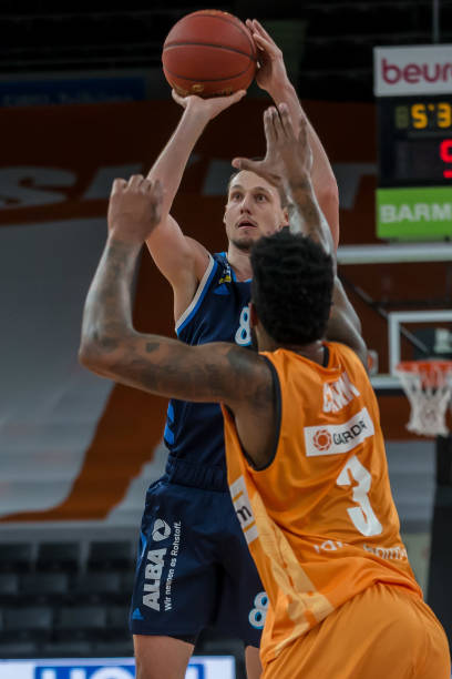 浓眉的鼓励 浓眉的鼓励