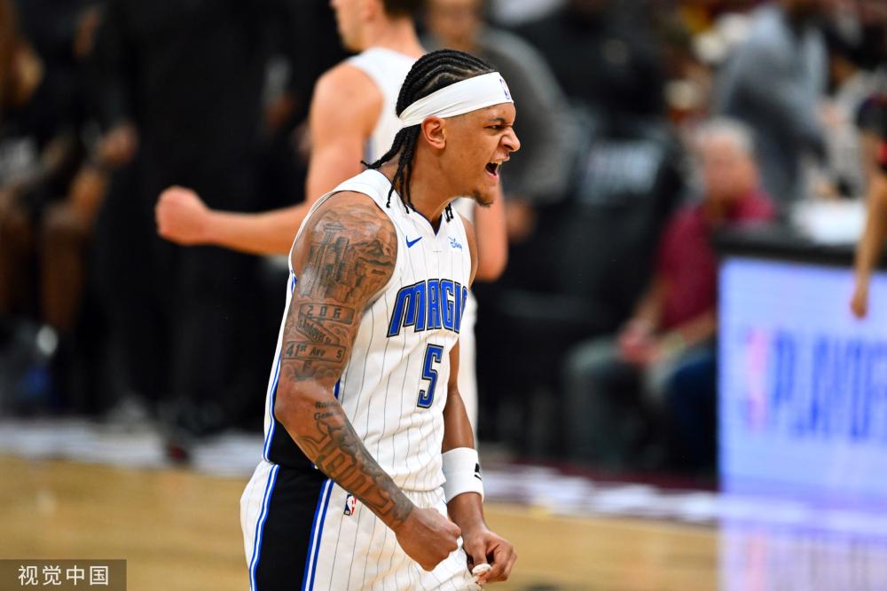 但在危机中 但在危机中